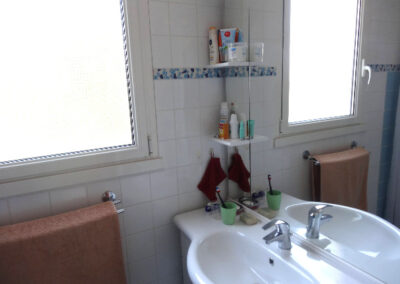 Appartement 2 - Juan-Les-Pins-Salle de bains-Lavabo