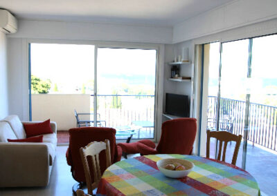 Appartement 2 - Juan-Les-Pins-salon-salle a manger