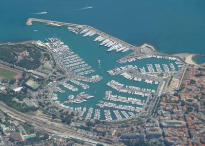 location-appart-Antibes_Port_vauban_antibes_vue_nord_aerienne